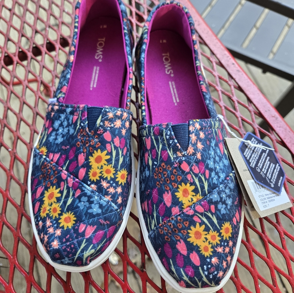 Toms